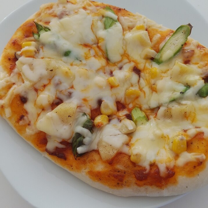 アスパラ×ポテトのピザ